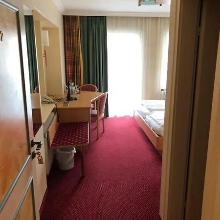 Pflieger Hotel *